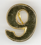Abzeichen Zahl  "9" silber